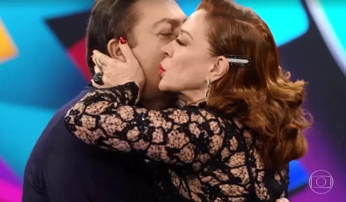 Claudia Raia revela se viveu romance com Faustão: 'Teve um encantamento'