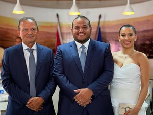 Fernando Henrique Cavalcante toma posse como prefeito de Matriz de Camaragibe