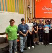 Estudantes da rede municipal retornam a Maceió após intercâmbio na Inglaterra