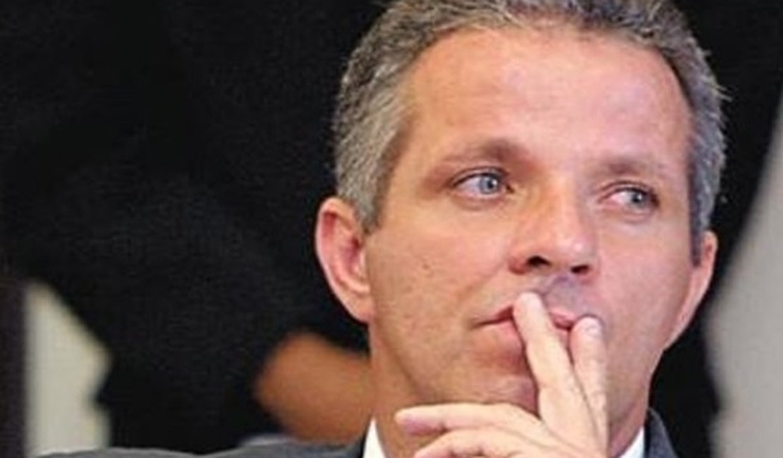 Justiça condena ex-prefeito de Viçosa denunciado por “farra das diárias”
