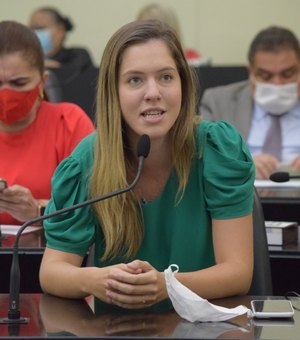 Deputada estadual Cibele Moura diz que defesa do professor deve ser constante
