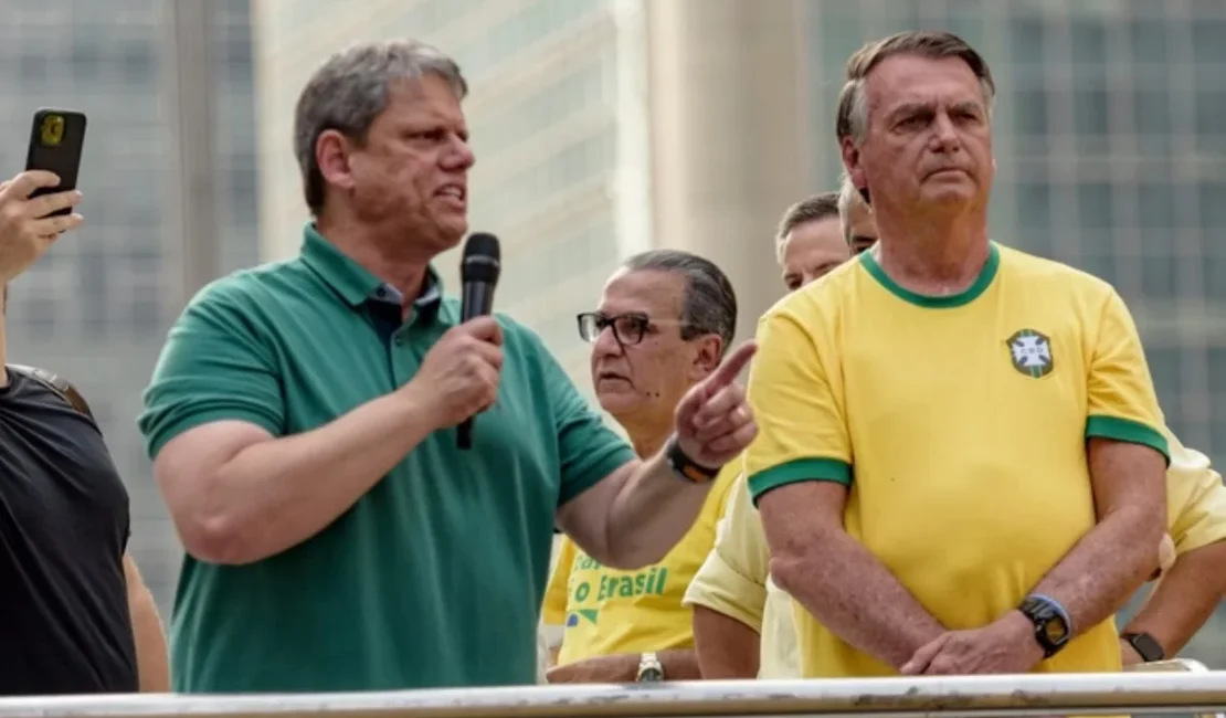 Bolsonaro recebe Tarcísio em meio à pressão de aliados por 'bênção'