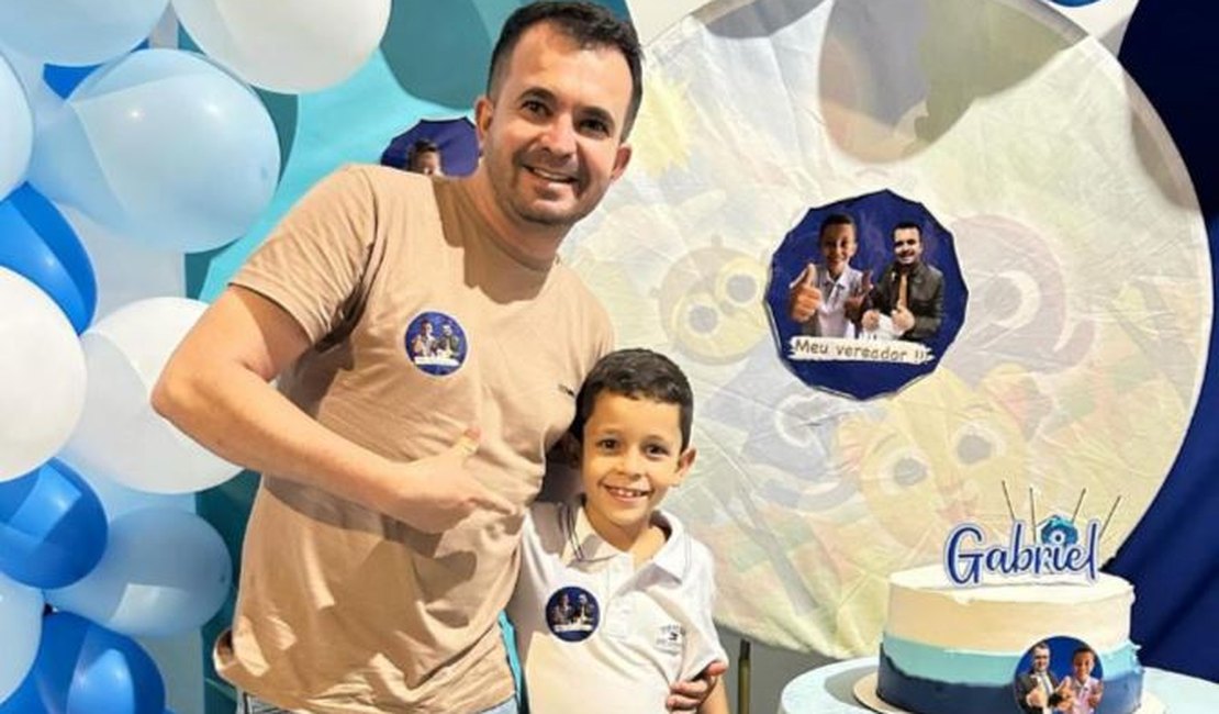 Criança escolhe vereador de Arapiraca como tema para festa de aniversário