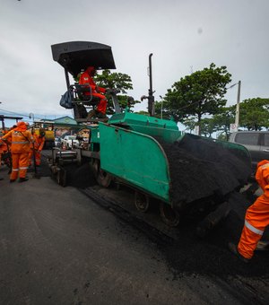 Avenida da Paz, no Jaraguá, recebe obras de pavimentação