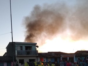 Residência é incendiada em Matriz de Camaragibe