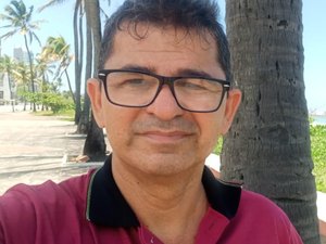 Corpo de professor da Escola Manoel André é sepultado esta segunda (18), em Arapiraca