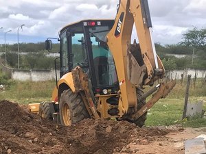 Casal faz troca de mil metros de rede em Palmeira dos Índios
