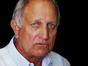 Ex-governador de Alagoas passa mal e é submetido a cirurgia de emergência em Maceió