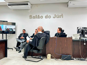 Após 10 anos foragido, acusado de feminicídio é julgado por videoconferência