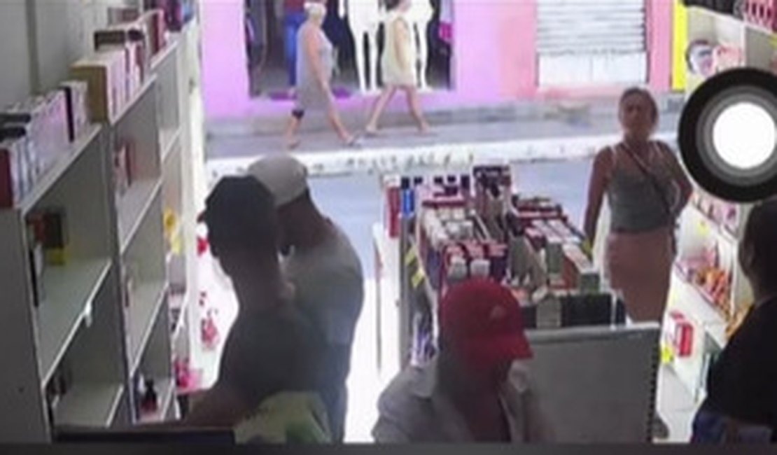 Dupla é presa após roubo de perfumes em loja no Centro de Arapiraca