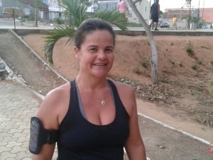 Mulher que vai carregar Tocha Olímpica em Arapiraca já perdeu 12 kg durante preparação