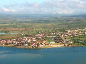 Motocicleta estacionada em margem do Rio São Francisco é furtada