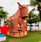 Escultura O Boi é reinaugurada no bairro de Jaraguá após ato de vandalismo