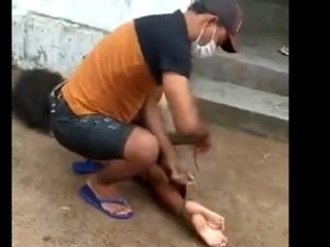 [Vídeos] Mãe e filha são amarradas por populares durante confusão em Porto Calvo