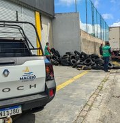 Prefeitura remove mais de 100 pneus de calçada durante operação no Farol
