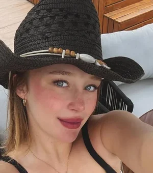 Duda Reis ocupa duas vagas de estacionamento e vira alvo de críticas