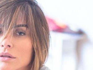 Cleo Pires faz 'presença vip' sem sutiã em evento de estética em SP