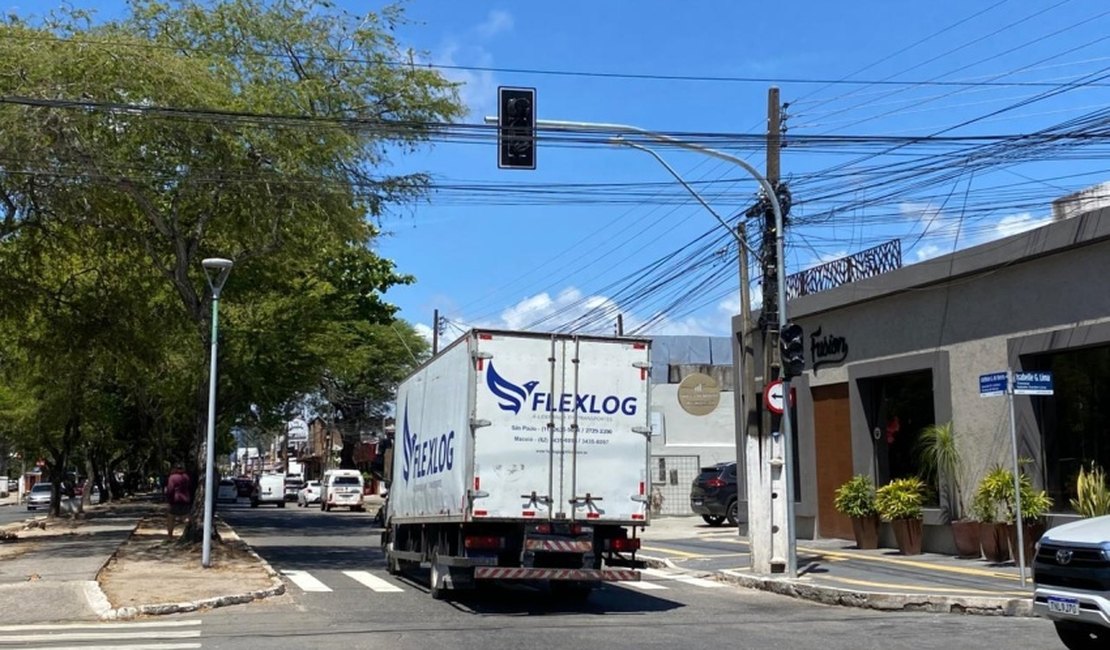 Novos semáforos na parte baixa começam a funcionar neste sábado (13)