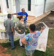 Tainá Veiga inspeciona obra de revitalização ao entorno da igreja do povoado Capim