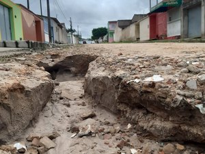 Exclusão de ruas em obras de pavimentação causa transtorno e revolta em moradores
