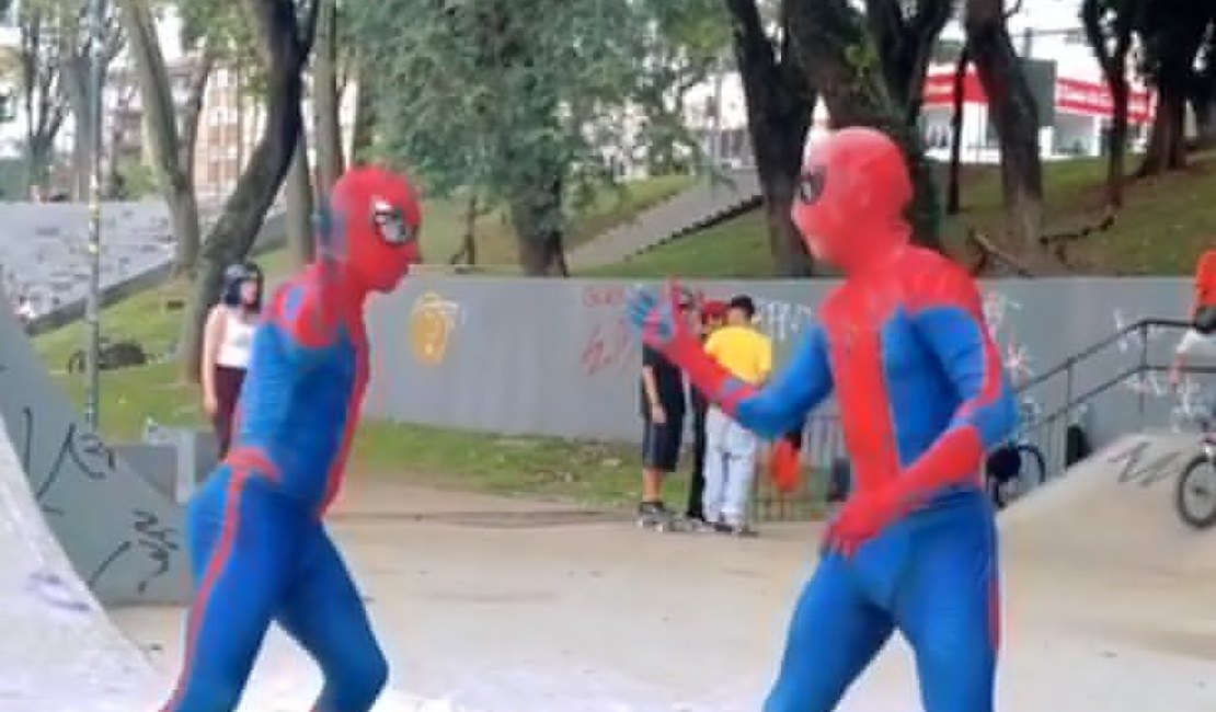 Homens-aranha conquistam milhões de seguidores com vídeos de parkour