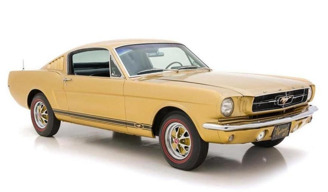 Mustang dourado do filme '007 contra Goldfinger' é anunciado por R$ 730 mil