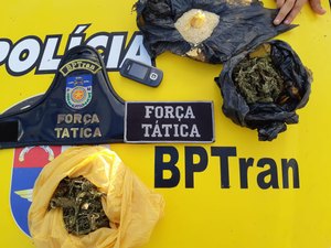 Cocaína e Maconha são encontradas com jovens na Av. Fernandes Lima 