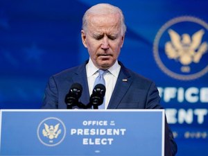 Biden diz que EUA estão sob ataque 'sem precedentes' de 'extremistas'