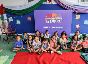 Projeto VaLER a Pena entrega mais de 200 mil livros e transforma hábitos de alunos