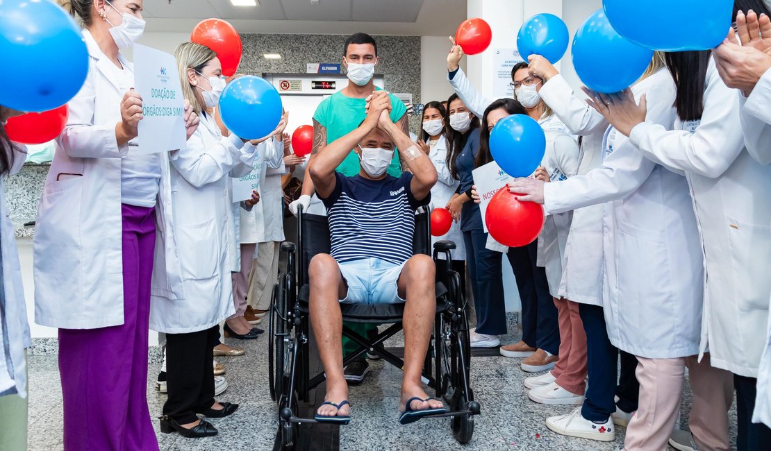 Paciente comemora um ano do transplante renal realizado no Hospital do Coração Alagoano