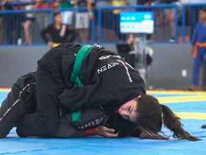 Campeã sul-americana de jiu-jitsu, alagoana de 14 anos almeja brilhar na Europa