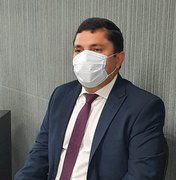 Rogério Nezinho parabeniza exposição fotográfica do Projeto Raízes de Arapiraca na Casa da Cultura