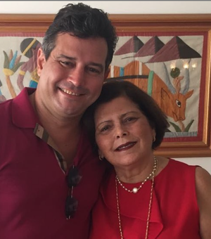 Secretário Mauricio Quintela lamenta morte da mãe nas redes sociais