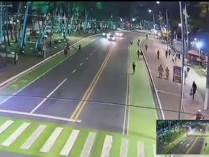Câmera de segurança registra confusão e agressão com pedras na orla de Maceió