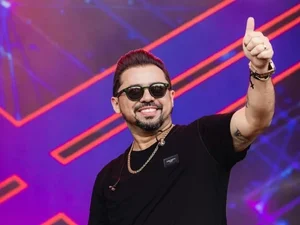 Xandy Avião é a grande atração do segundo dia do São João da Perucaba