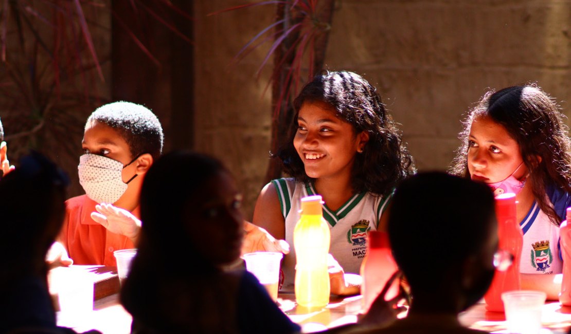 Estudantes da rede municipal de ensino visitam restaurantes de Maceió