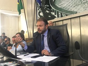 Deputado Léo Loureiro realiza audiência pública sobre autismo