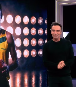 [Vídeo] Tadeu Schmidt faz homenagem a Oscar Schmidt, se emociona e dedica programa ao irmão