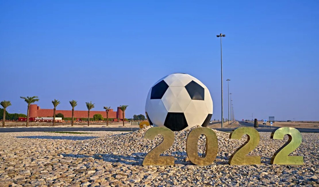 Gramados da Copa no Catar exigem estádios refrigerados e água dessalinizada