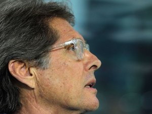 Vasco aguarda Oswaldo de Oliveira  e ainda avalia situação de Celso Roth