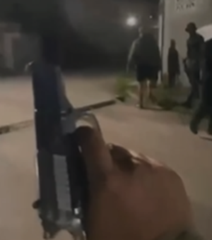Vídeo mostra líder de tráfico baiano preso em Alagoas ostentando armas