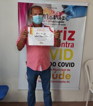 Covid-19: ex-prefeito Cícero Cavalcante é vacinado em Matriz de Camaragibe