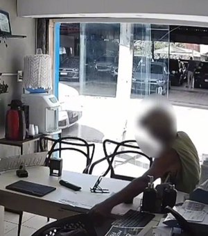 [Vídeo] Idoso suspeito de furtar comércios é preso em flagrante em Palmeira dos Índios