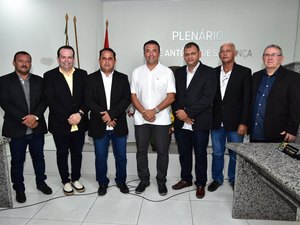 Prefeito de Major Izidoro prestigia Sessão que elegeu nova Mesa Diretora da Câmara para biênio 2023-2024