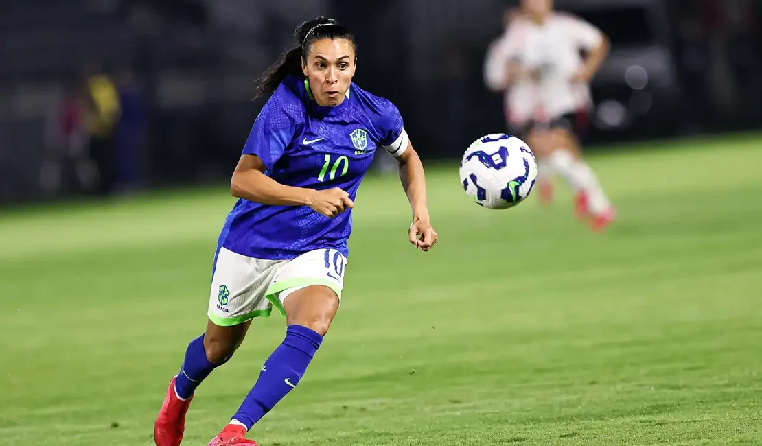 Marta volta à seleção feminina para amistosos contra EUA no Brasil
