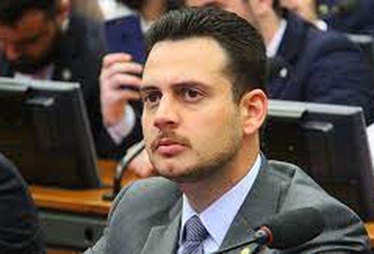 Dono de quase 70 mil votos em 2022, para onde vai Nivaldo Albuquerque?