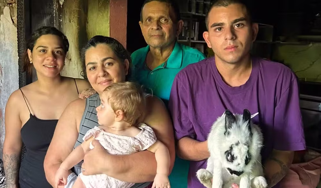 Coelha percebe fogo, acorda moradores e 'salva' família de incêndio