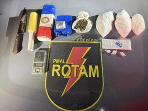 PM apreende 1,8 quilo de drogas durante averiguação de denúncia de tráfico no Farol