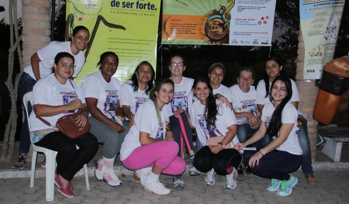 Caminhada no Bosque marca campanha da mulher