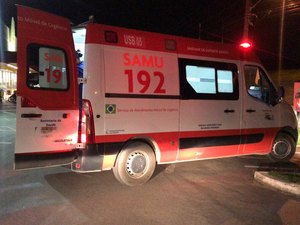 Morador de rua é socorrido após ser agredido por companheira em Arapiraca